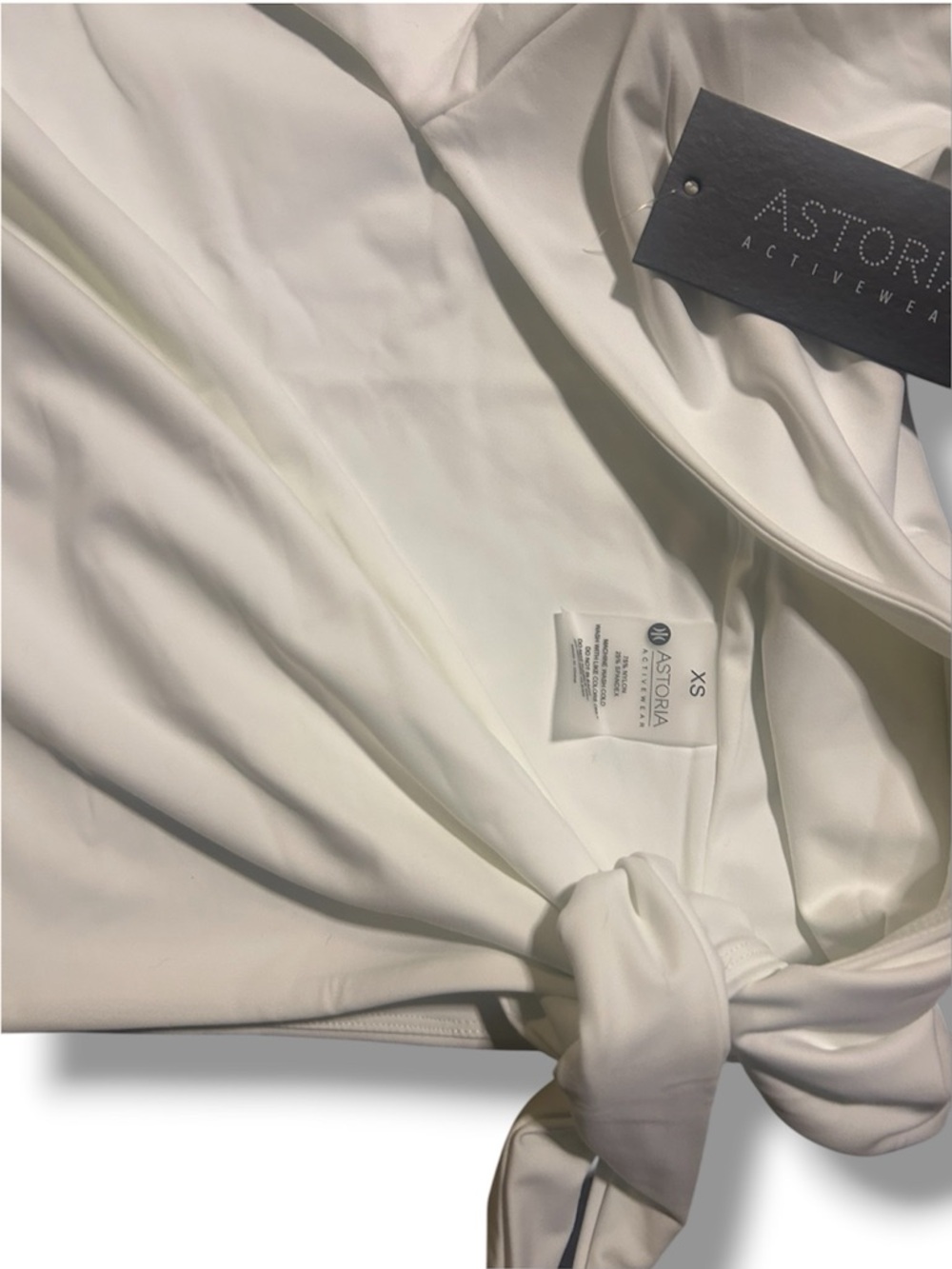 Astoria live luxe wrap quarter sleeve crop top white - Picture 7 of 8